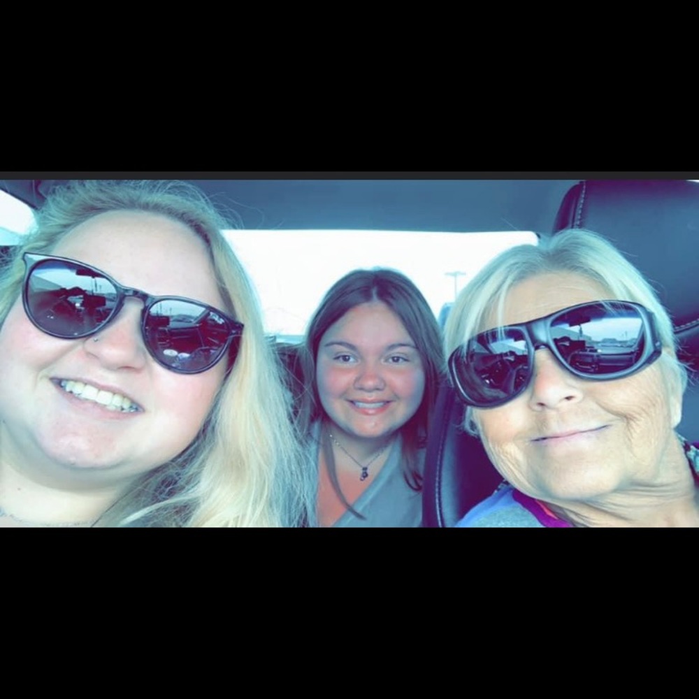 Meet your Posher, Lilly